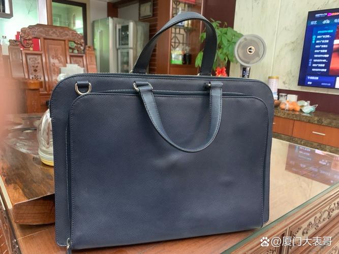 高价回收lv,gucci箱包    只需发来照片,秒报价!    让闲置秒变现,轻