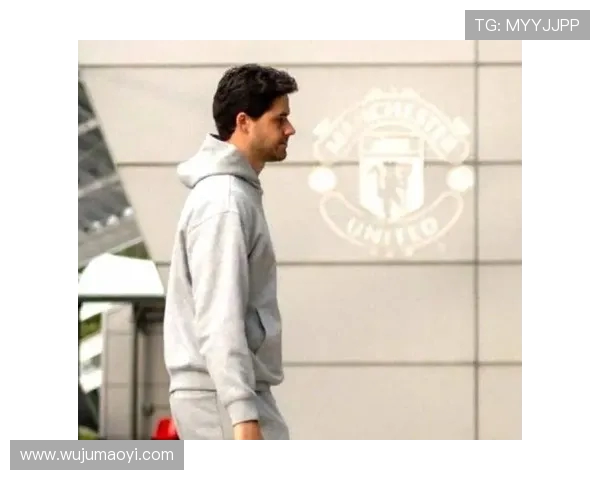 裁判未察觉拉门斯疑似门将二次触球违例未被判罚引发争议 裁判未察觉拉门斯疑似门将二次触球违例未被判罚引发争议